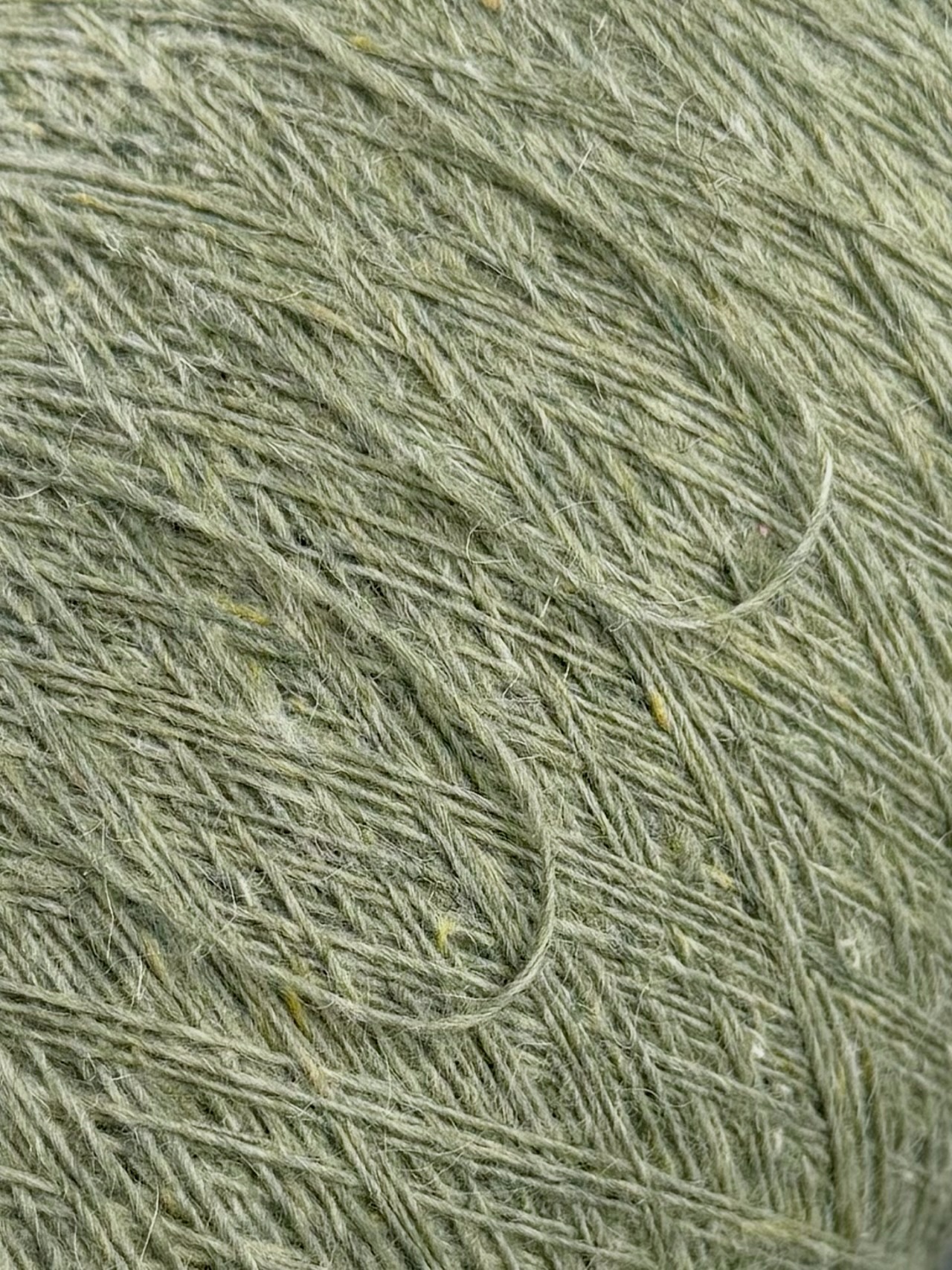 Hasegawa Art. HKA 4601 820 m / 100 g – Garn Seide Kaschmir Kid Mohair col. Salbeigrün Melangè 